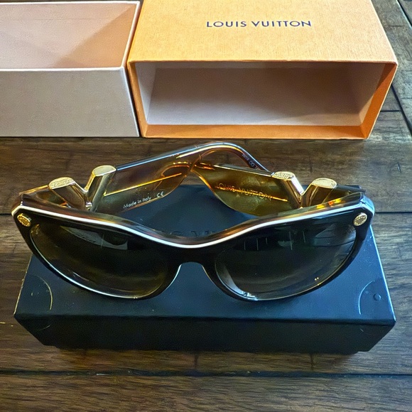 Louis Vuitton Black Sunglasses - Picture 2 of 16